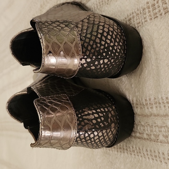 LAMB silver black reptile print leather pointed toe ankle booties Womens 6.5 - Picture 7 of 12